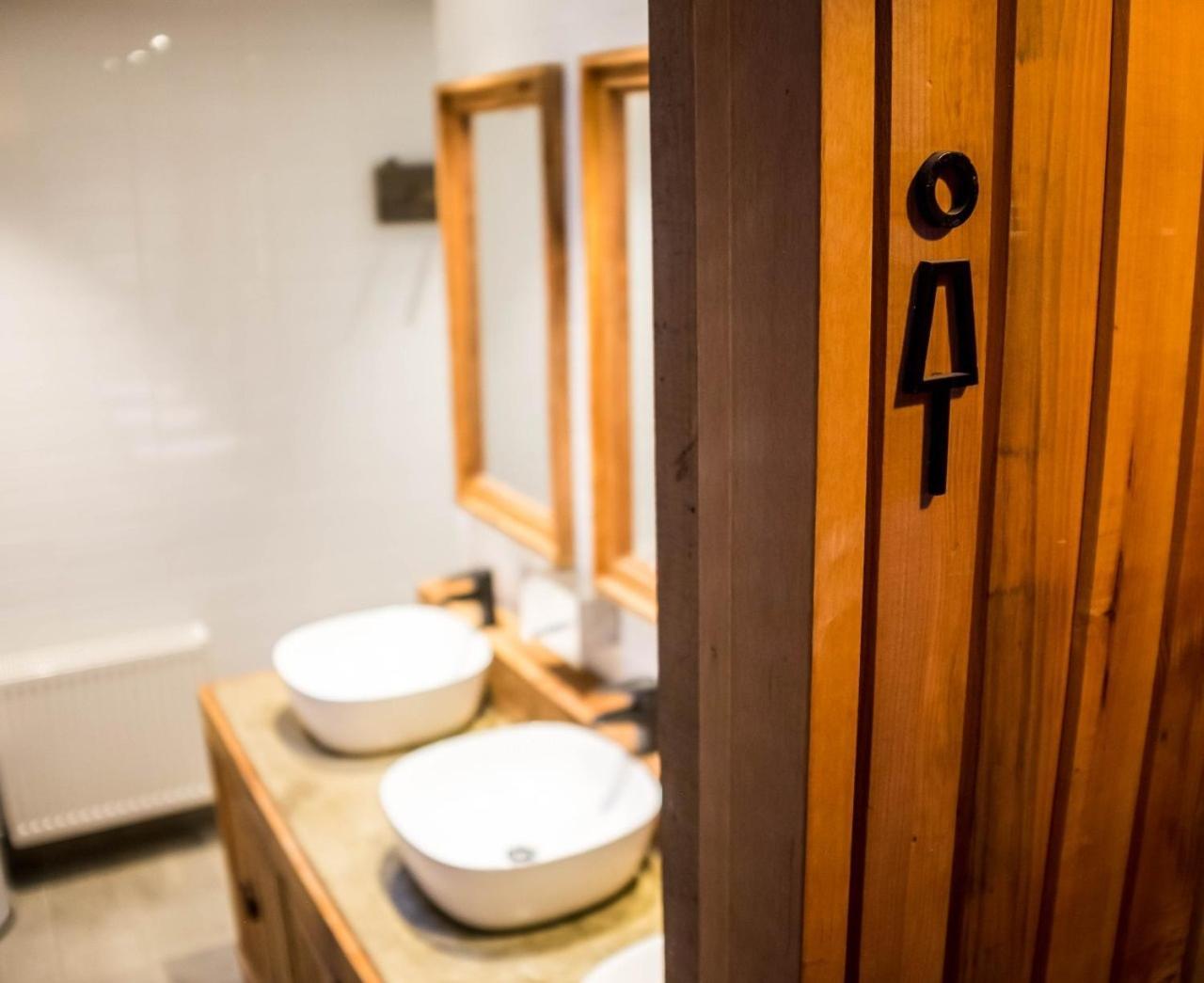 Hostal Boutique Factoria Patagonia Puerto Natales Ngoại thất bức ảnh